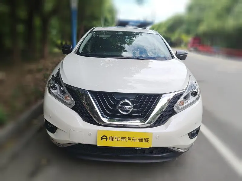 2019 Nissan Murano thumbnail 3
