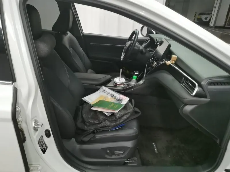 2021 Toyota Camry thumbnail 9