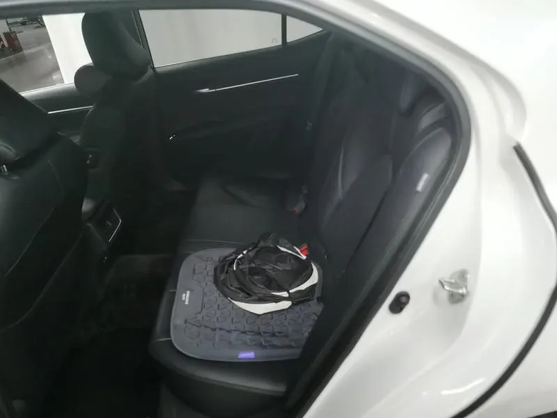 2021 Toyota Camry thumbnail 10