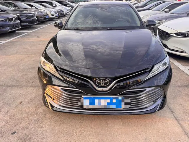 2018 Toyota Camry thumbnail 2