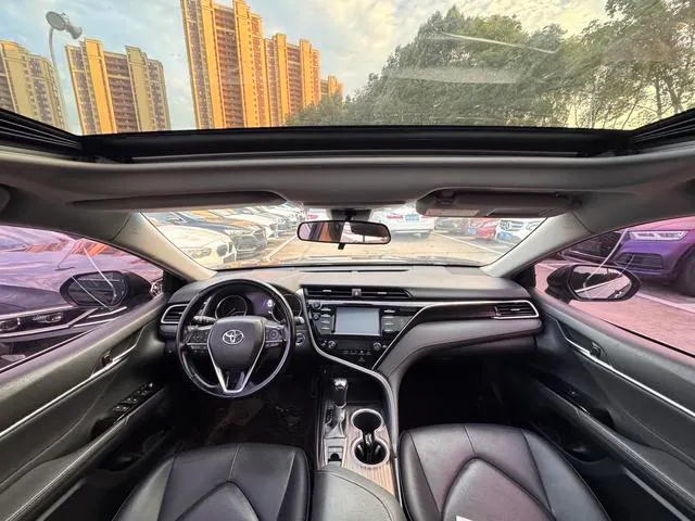 2018 Toyota Camry thumbnail 4