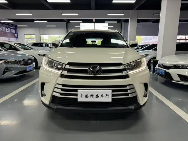 2018 Toyota Highlander thumbnail 2