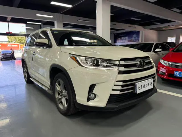 2018 Toyota Highlander thumbnail 3