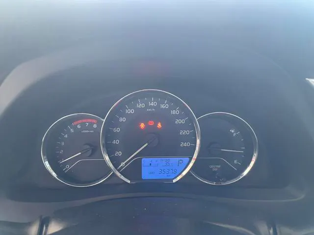 2018 Toyota Corolla thumbnail 5