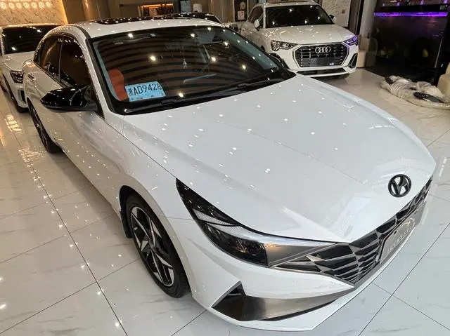 2022 Hyundai Elantra thumbnail 3