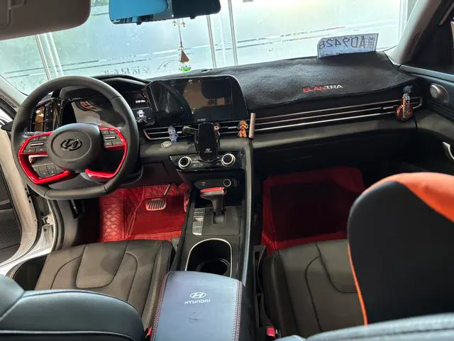 2022 Hyundai Elantra thumbnail 4