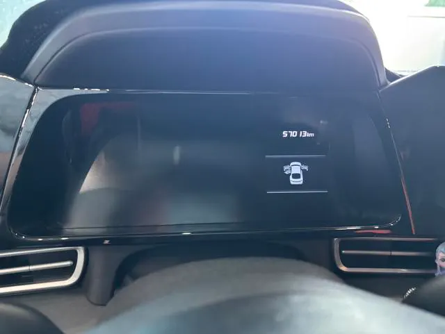 2022 Hyundai Elantra thumbnail 5
