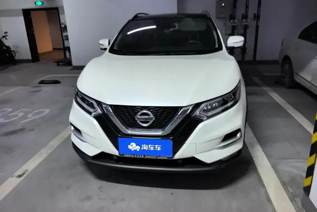 2022 Nissan Qashqai thumbnail 2