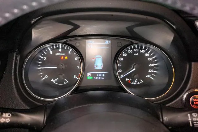 2022 Nissan Qashqai thumbnail 5