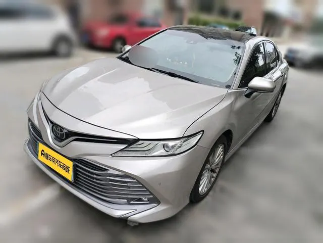 2018 Toyota Camry thumbnail 2