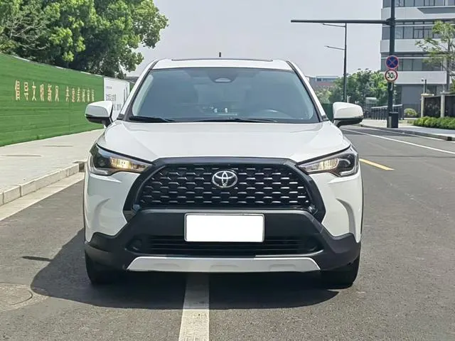 2023 Toyota Corolla Cross thumbnail 2