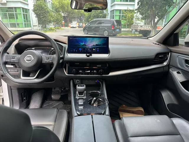 2021 Nissan X-Trail thumbnail 4