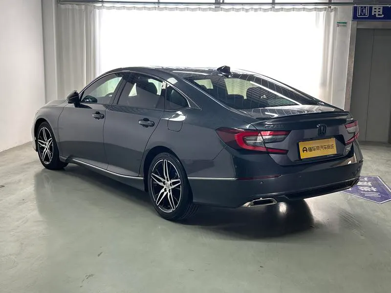 2022 Honda Accord thumbnail 6