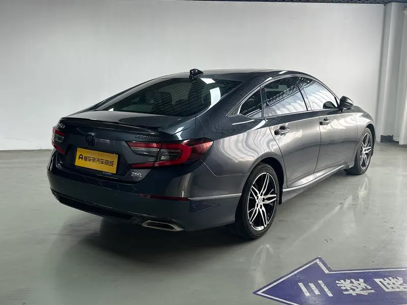 2022 Honda Accord thumbnail 8
