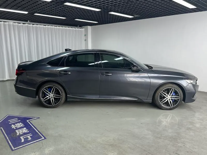 2022 Honda Accord thumbnail 9
