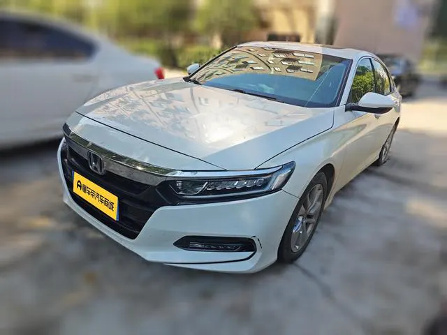 2018 Honda Accord photo 1