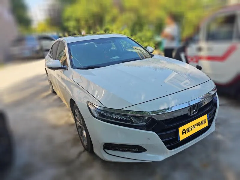 2018 Honda Accord thumbnail 3