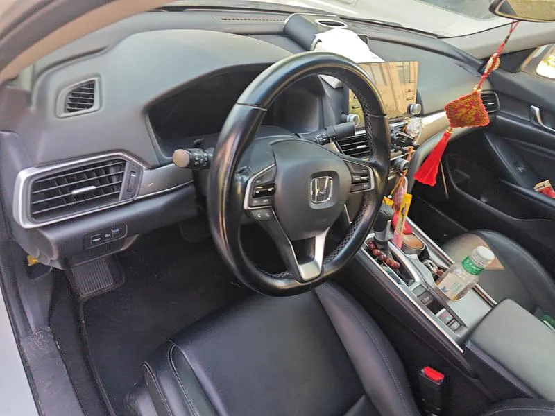 2018 Honda Accord thumbnail 7
