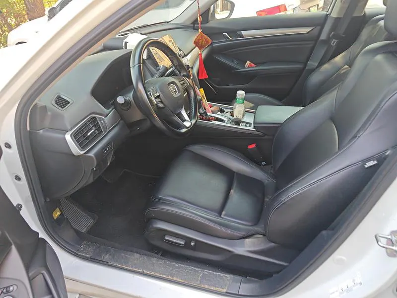 2018 Honda Accord thumbnail 10