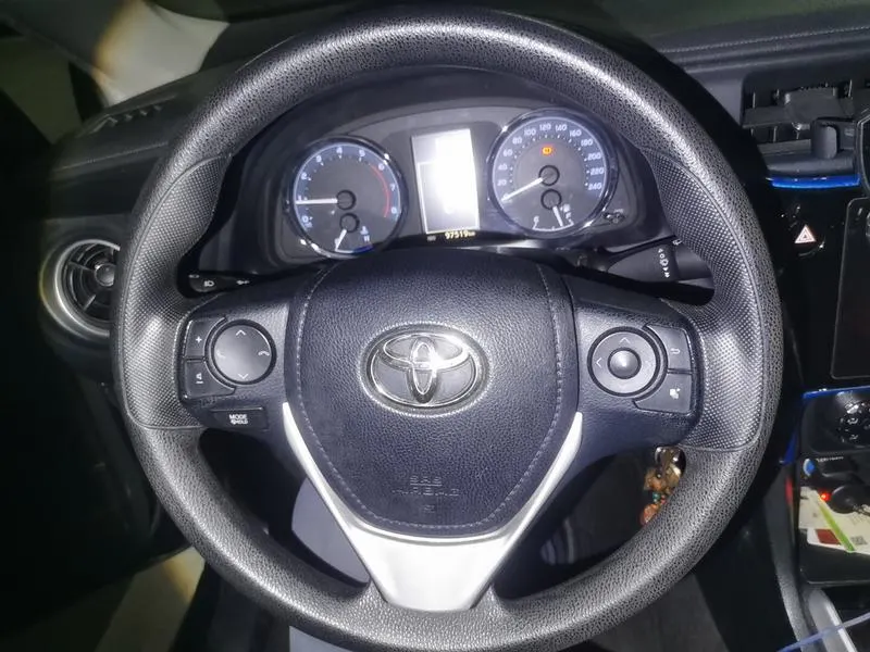 2018 Toyota Corolla thumbnail 7