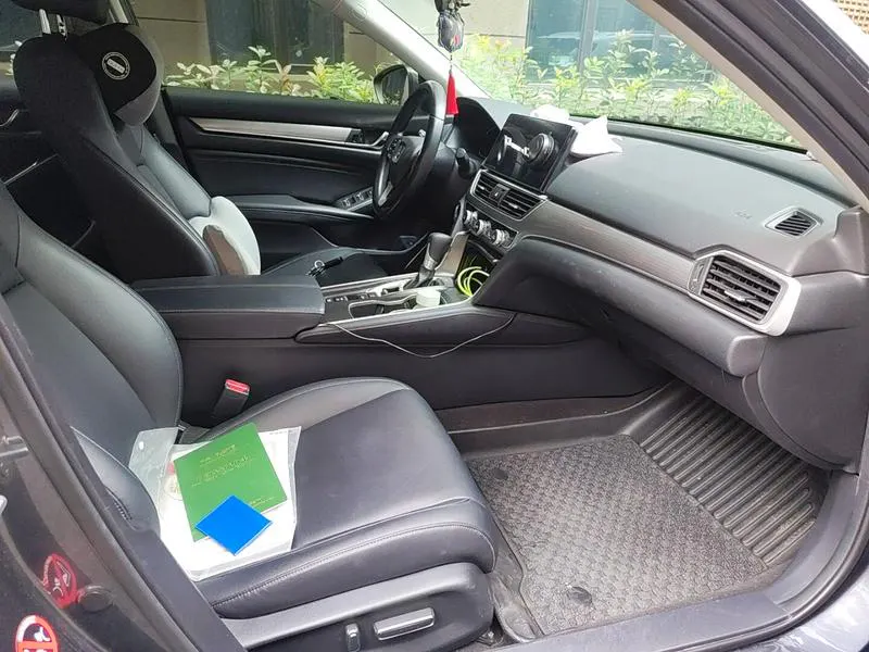 2022 Honda Accord thumbnail 11