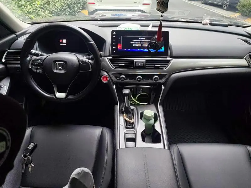 2022 Honda Accord thumbnail 5