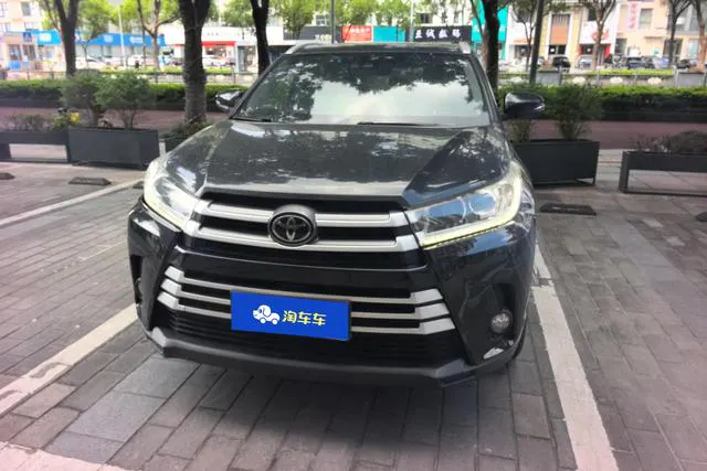 2018 Toyota Highlander thumbnail 2