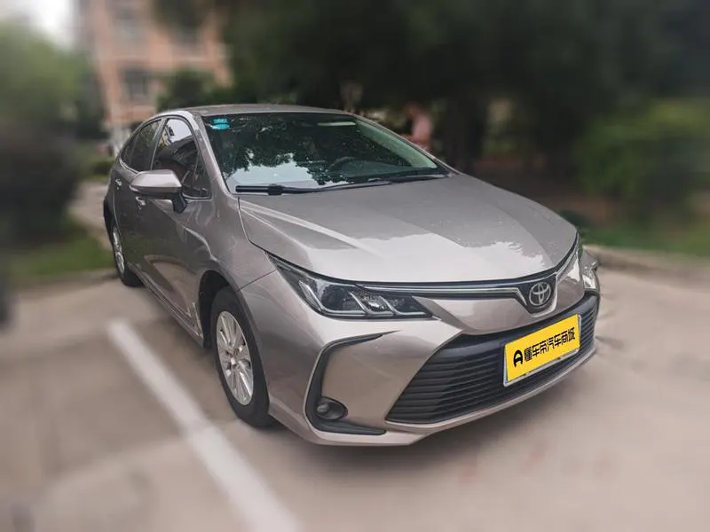 2019 Toyota Corolla thumbnail 3