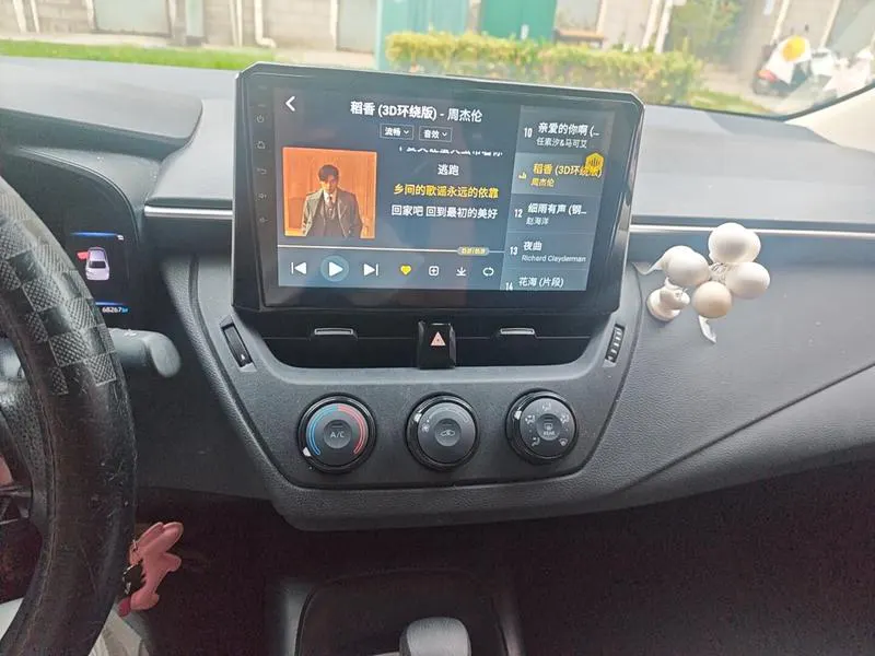 2019 Toyota Corolla thumbnail 8