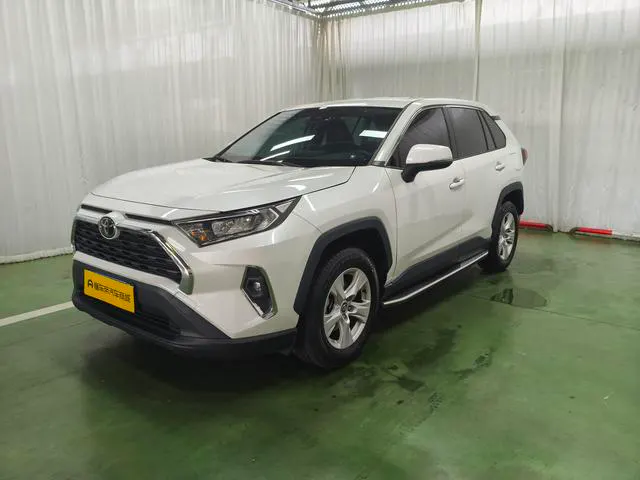 2023 Toyota RAV4 thumbnail 2