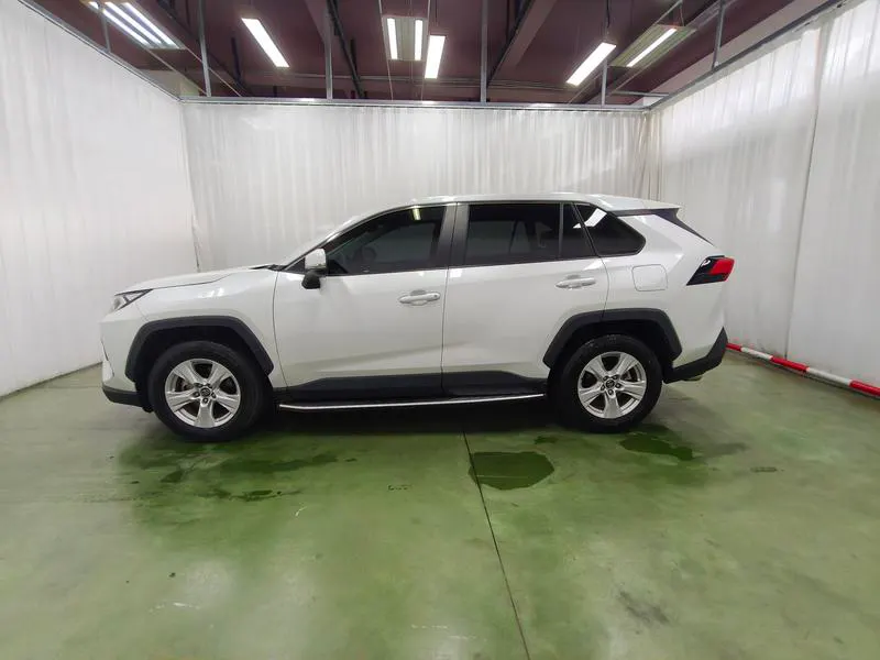 2023 Toyota RAV4 thumbnail 5
