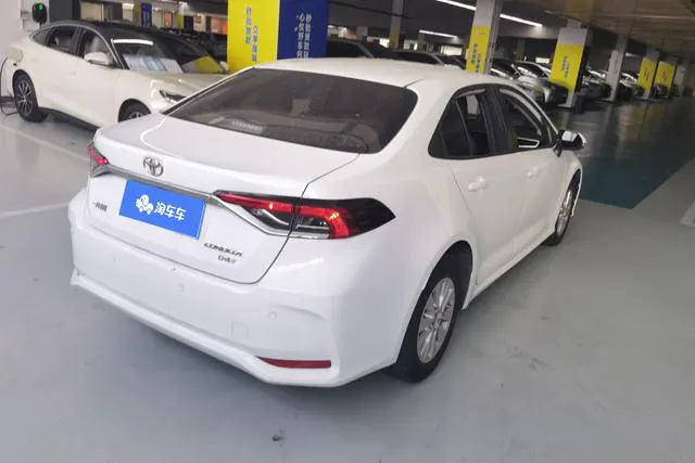 2021 Toyota Corolla thumbnail 3