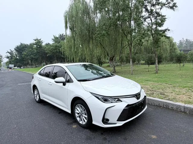 2021 Toyota Corolla thumbnail 3