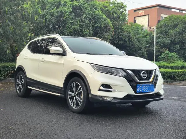 2022 Nissan Qashqai thumbnail 3