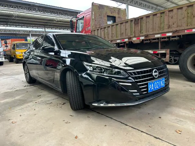 2024 Nissan Altima thumbnail 3