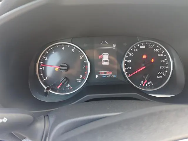 2024 Toyota RAV4 thumbnail 5