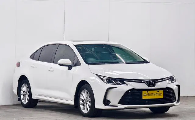 2021 Toyota Corolla thumbnail 3