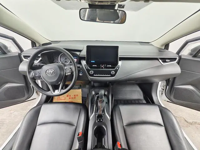 2021 Toyota Corolla thumbnail 4