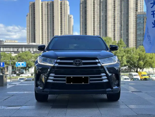 2018 Toyota Highlander thumbnail 2