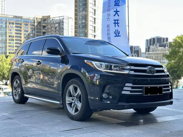2018 Toyota Highlander thumbnail 3