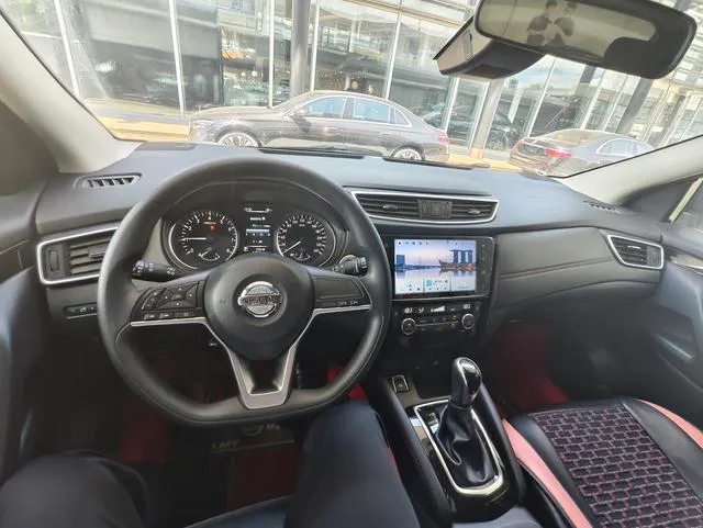 2021 Nissan Qashqai thumbnail 4