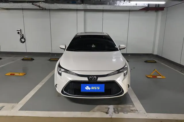 2019 Toyota Corolla thumbnail 2