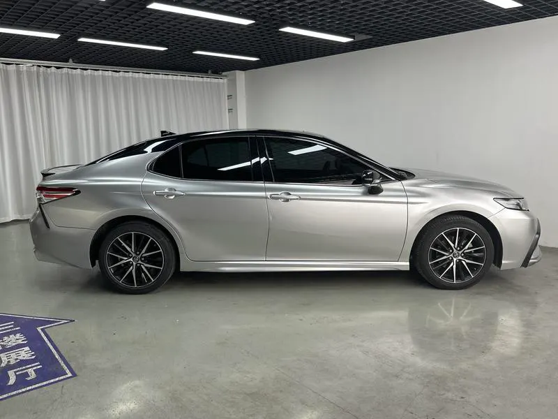 2021 Toyota Camry thumbnail 9