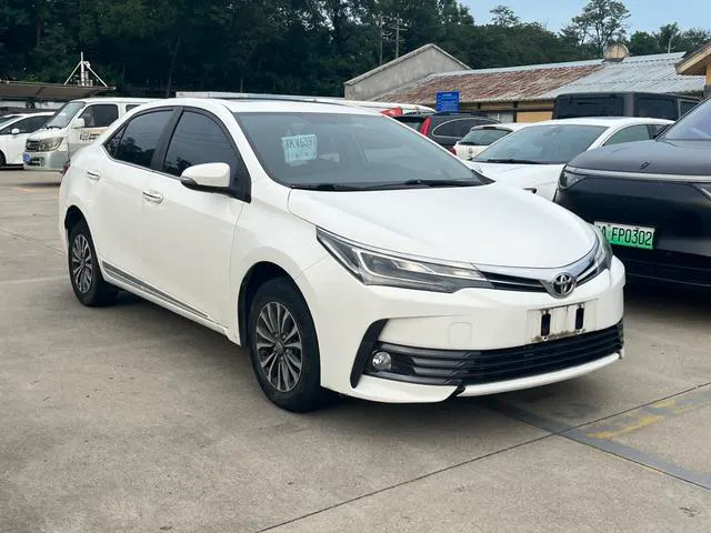 2019 Toyota Corolla thumbnail 3