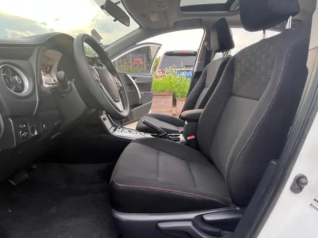 2019 Toyota Corolla thumbnail 5
