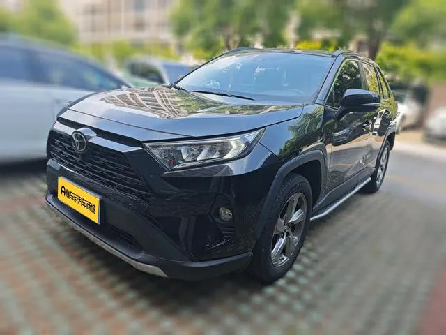 2022 Toyota RAV4 photo 1
