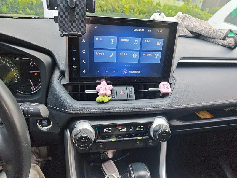 2022 Toyota RAV4 thumbnail 8