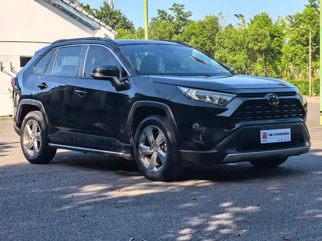 2020 Toyota RAV4 thumbnail 3