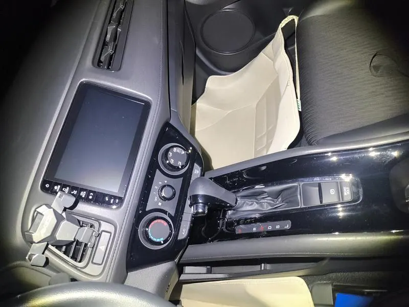 2019 Honda Vezel thumbnail 9