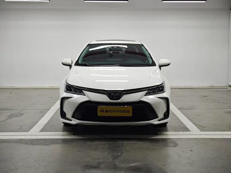 2019 Toyota Corolla thumbnail 3